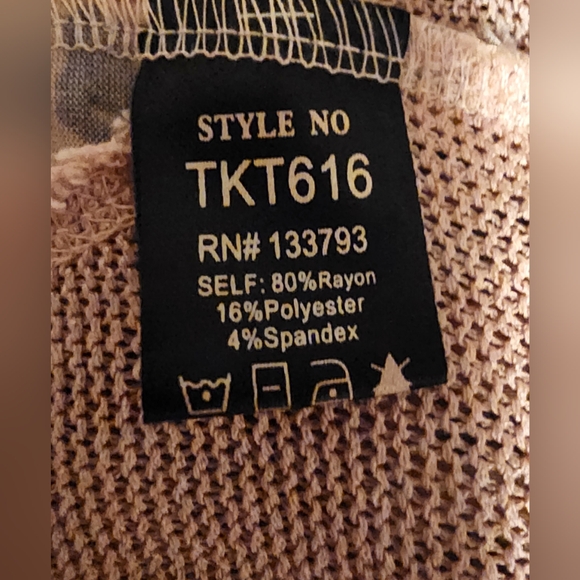 POL Clothing Women's top in a mauve/tanish color with Leopard Print. Size M.NWT - Picture 10 of 11